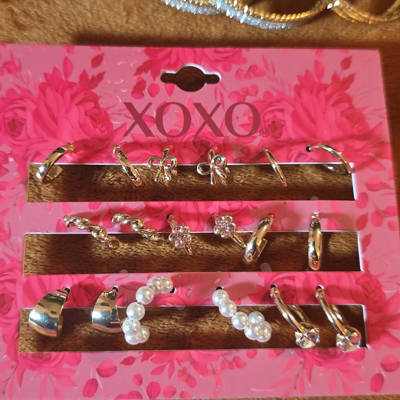 8 Piece FASHION GIFT OR RESALE BUNDLE. - Picture 5 of 14